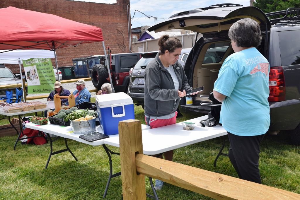 5-13-20 farmers market 051 (1024x683).jpg